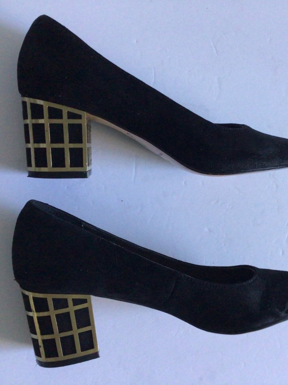B Brian Atwood Black Suede Block Heel Pumps Size 6 Pointed Toe Classic Work Heel - Picture 2 of 7